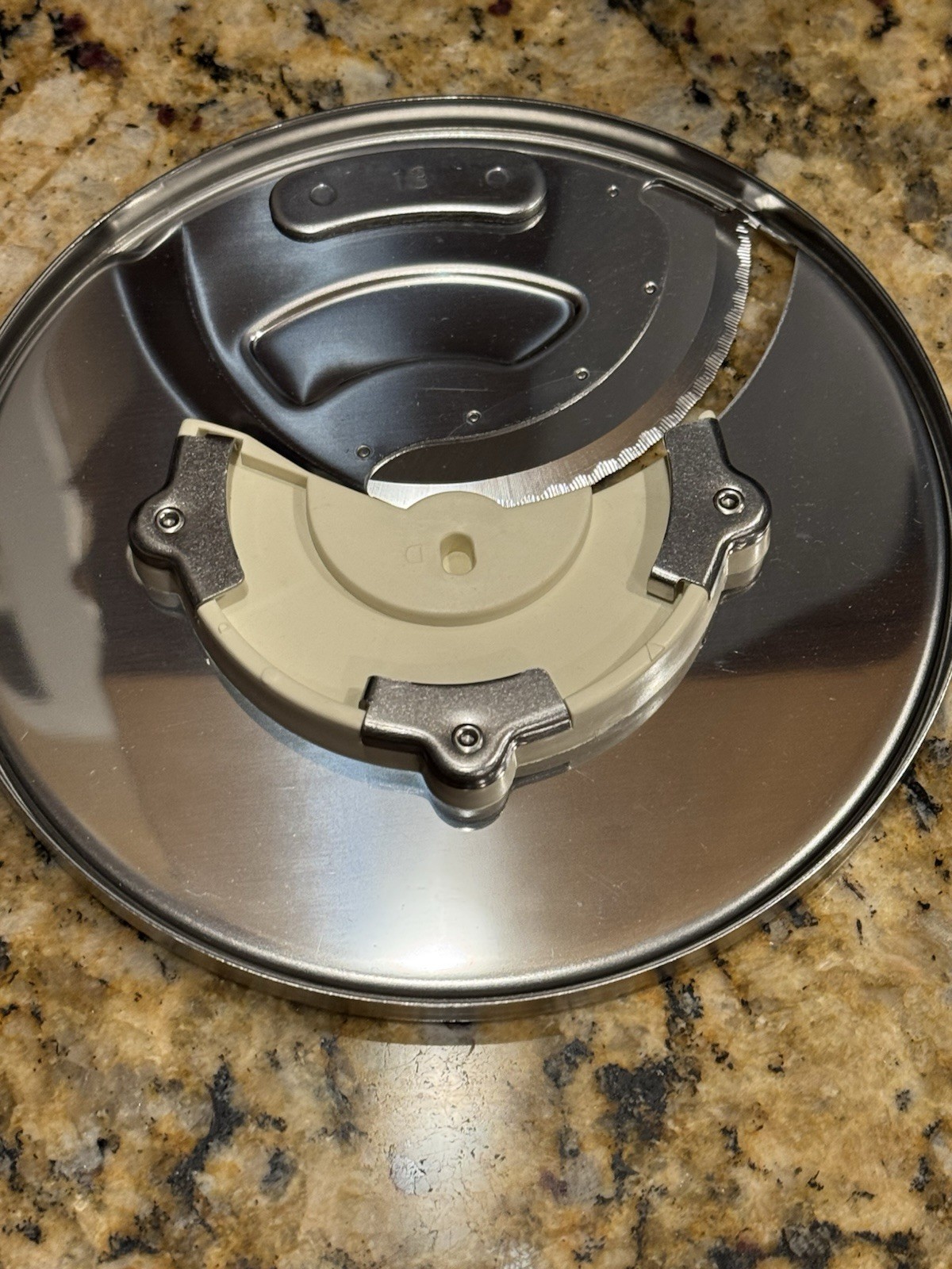 cuisinart blades (3) New Disc 2/3/4 MM And Plastic Holder
