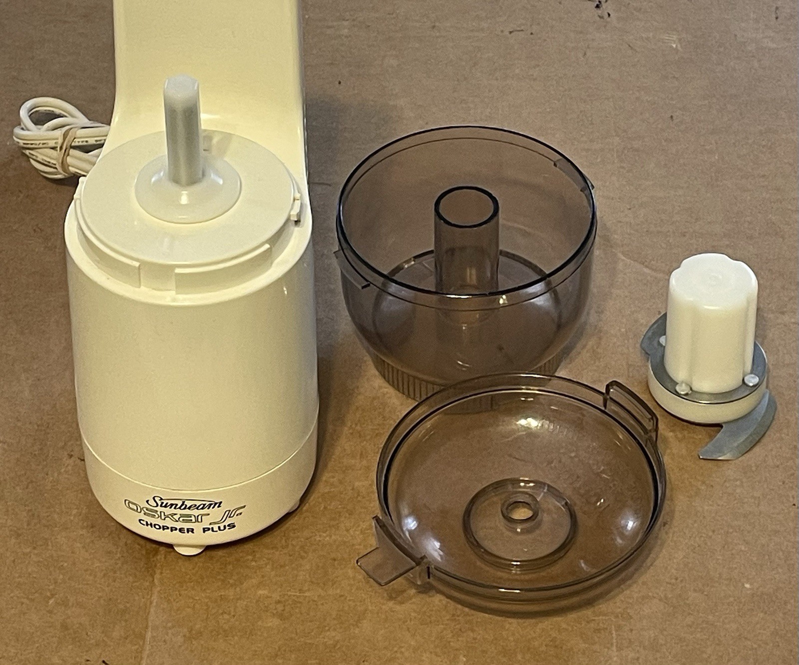 VINTAGE SUNBEAM OSKAR Jr. CHOPPER PLUS MODEL 14131 FOOD PROCESSOR