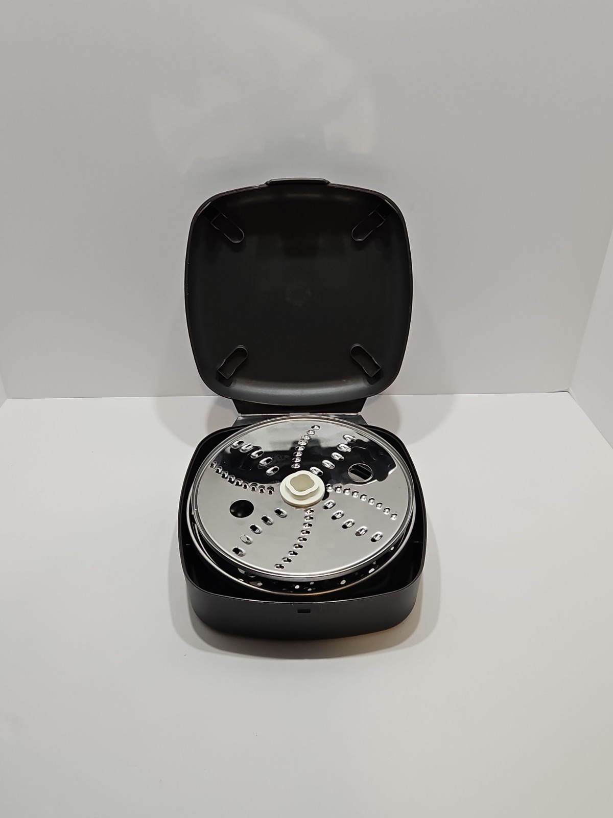 KitchenAid Adjustable Slicing & Reversible Shredding Disc Set w/ Case –Very Good