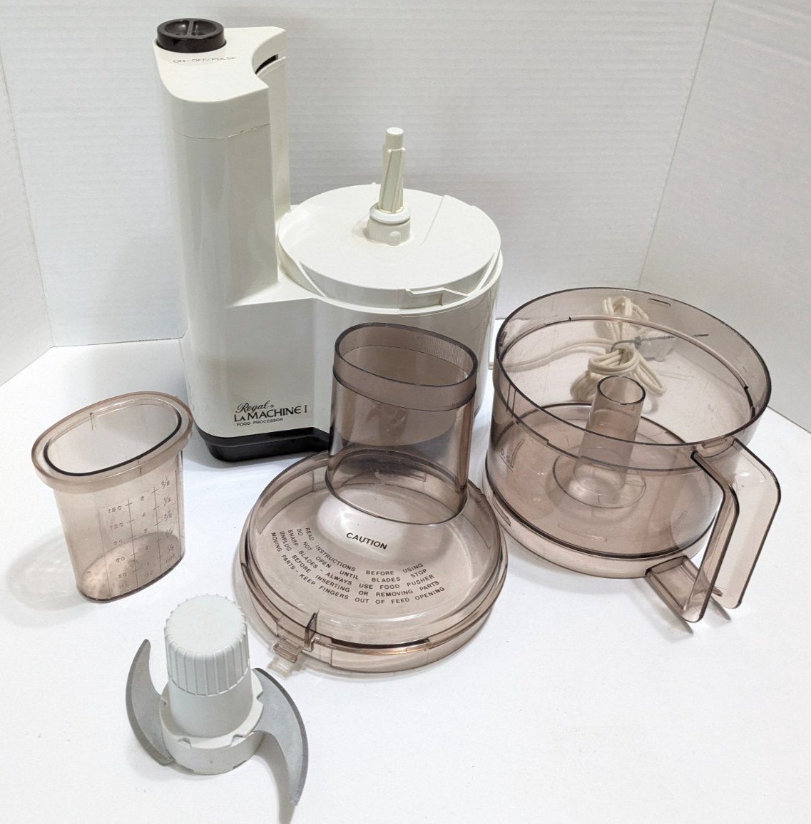 Regal La Machine 1 Full Size Food Processor Model V813 White Made in USA Tested
