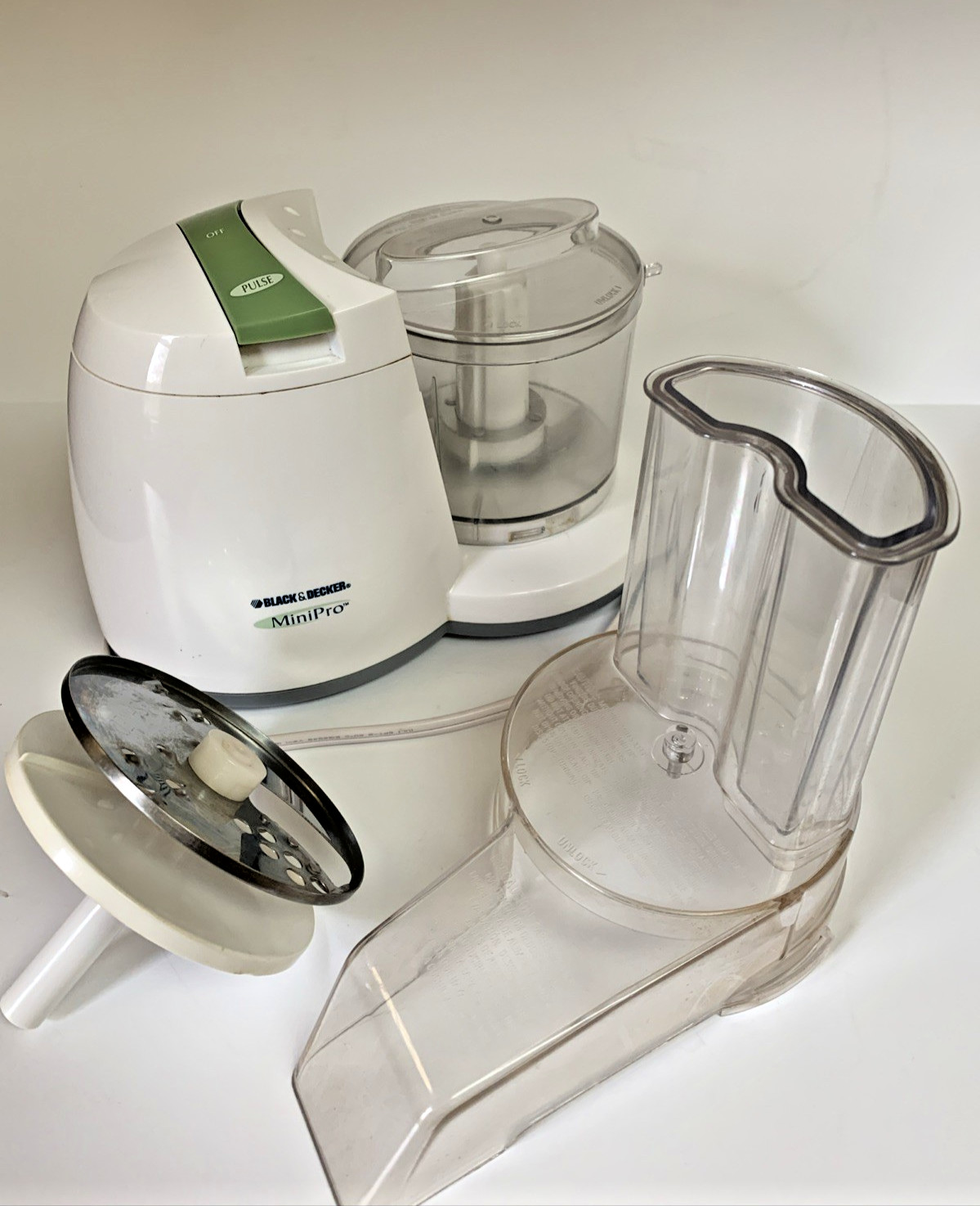 Black & Decker MiniPro MFP100 Food Processor Complete w/Grating Disk & Housing