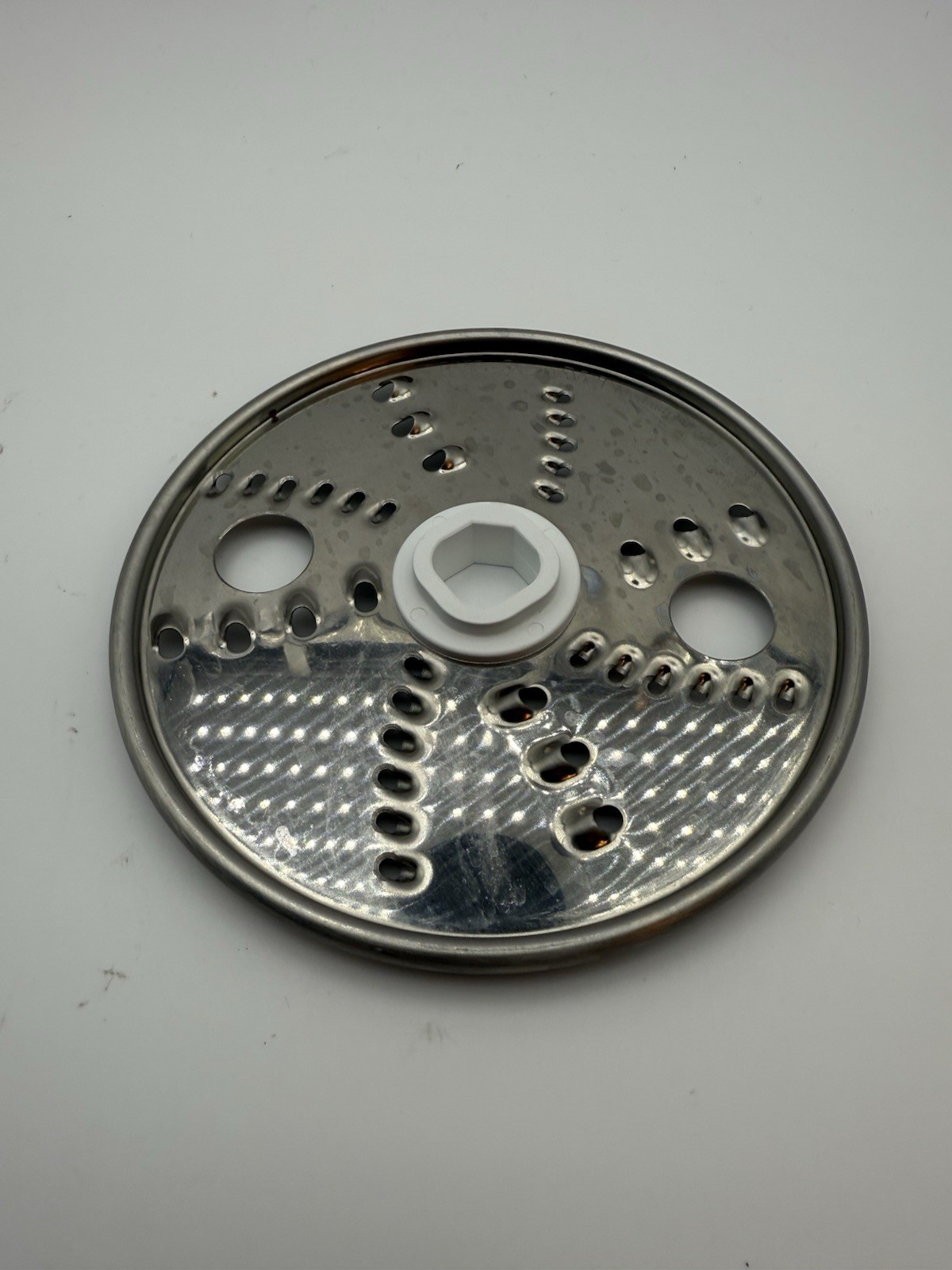 KitchenAid Food Processor 526840 Replacement: Reversible Shredding Disc Only.