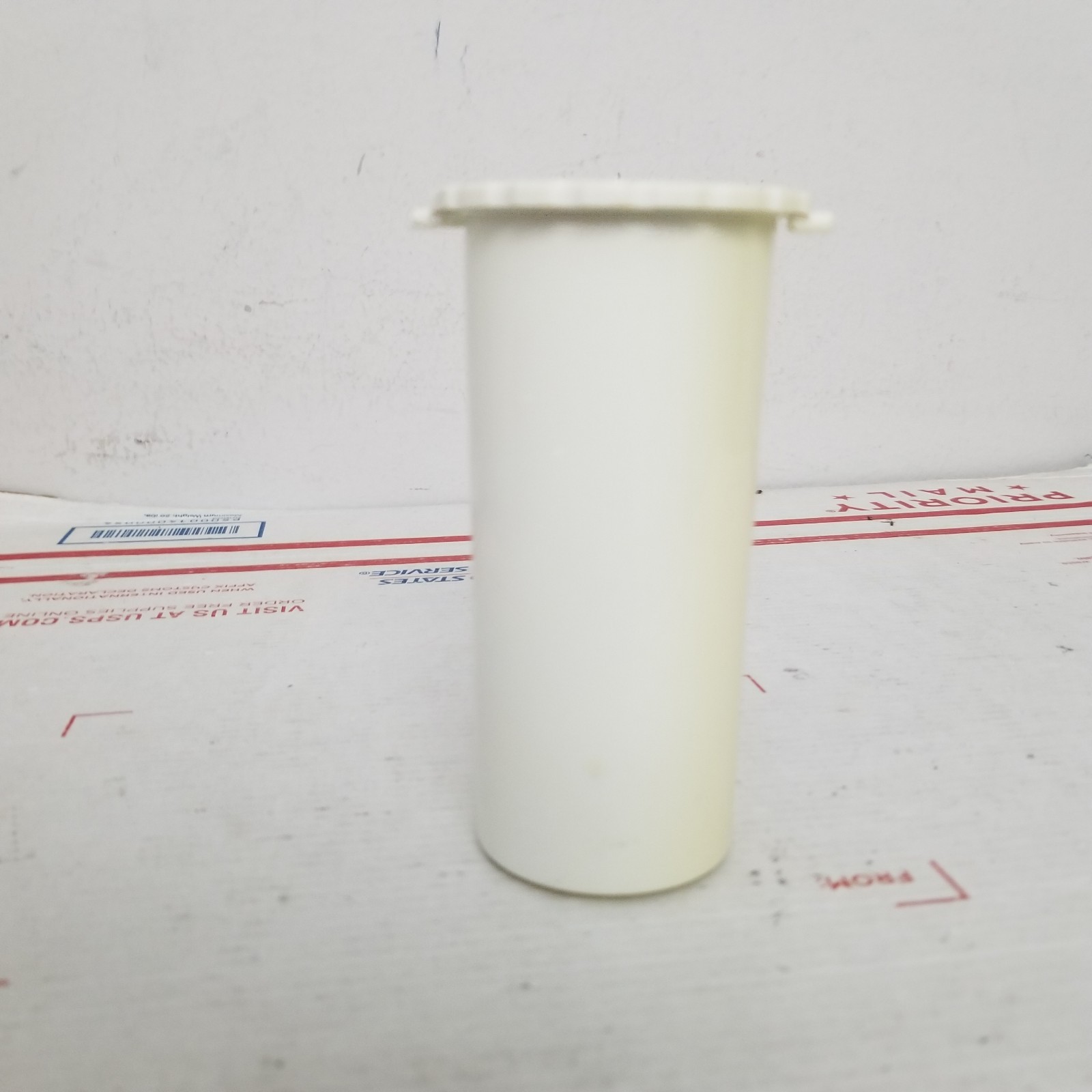 Cuisinart DLC-10C Food Processor Pusher Repalcement Part White Original