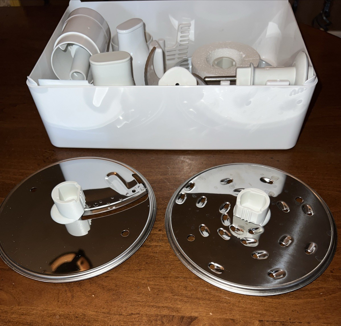 KitchenAid KPFW761OB Accessories 6 Blades 2 Stems, Whipper, Juicer, Case – EUC!