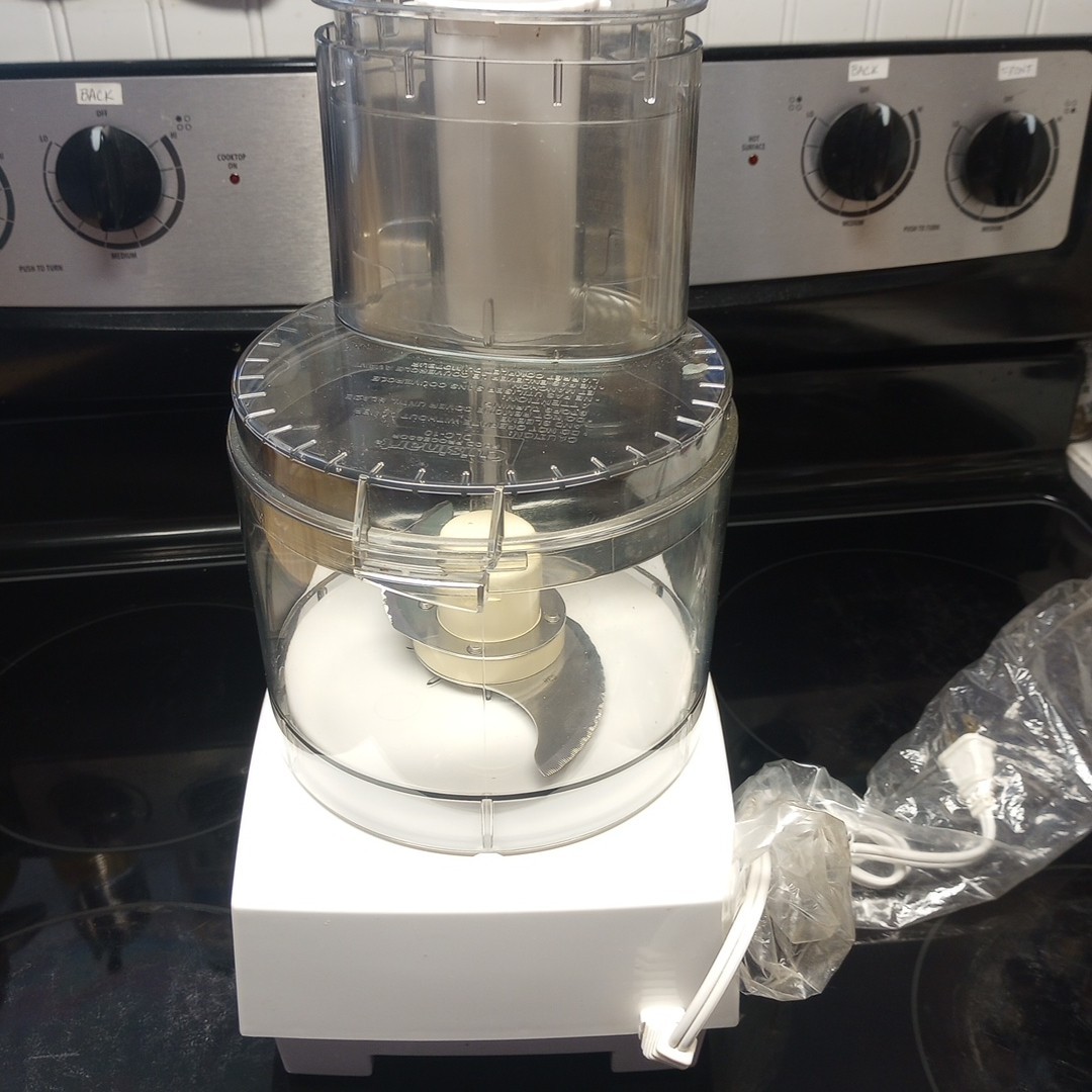 Cuisinart 7-Cup Pro Classic Food Processor, 600-Watt Motor, Vegetable Chopper