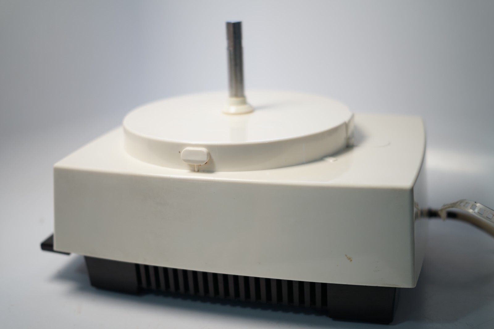 READ- PULSE ONLY Cuisinart DLC-X Plus Food Processor Motor Base Only Tested FLAW