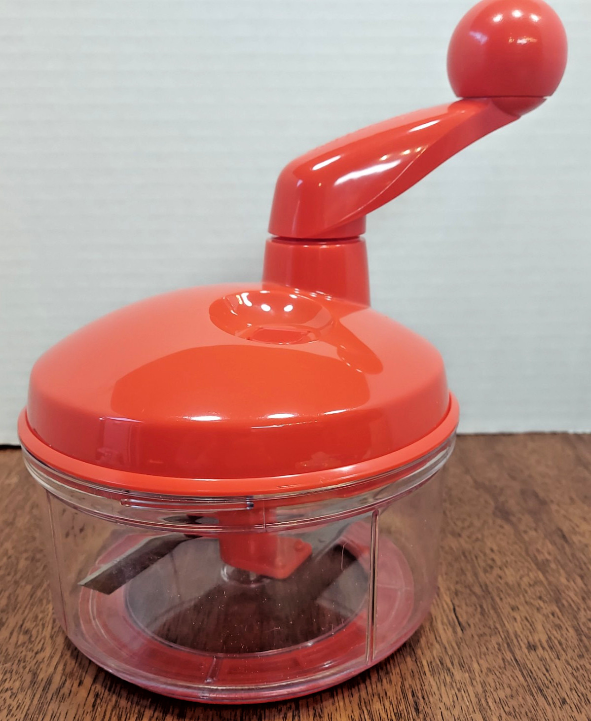 Tupperware “Quick Chef” Food Processor Chopper Mixer Whisk 4 Cups Red – Open Box