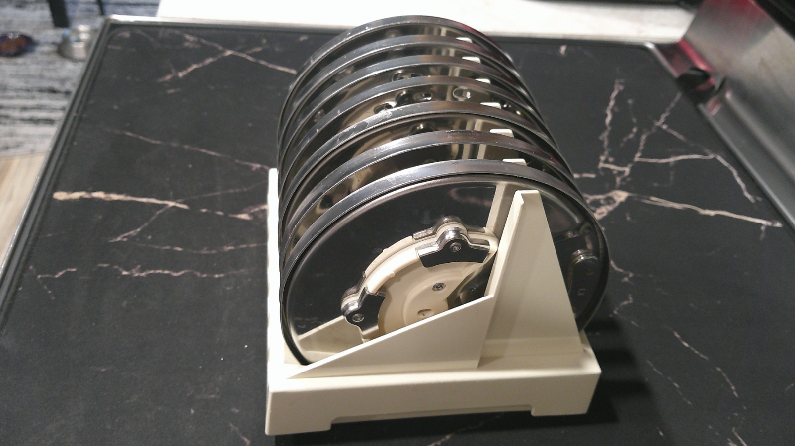 Cuisinart-Food Processor DISC HOLDER & Set of 7 Slicing Blade Discs