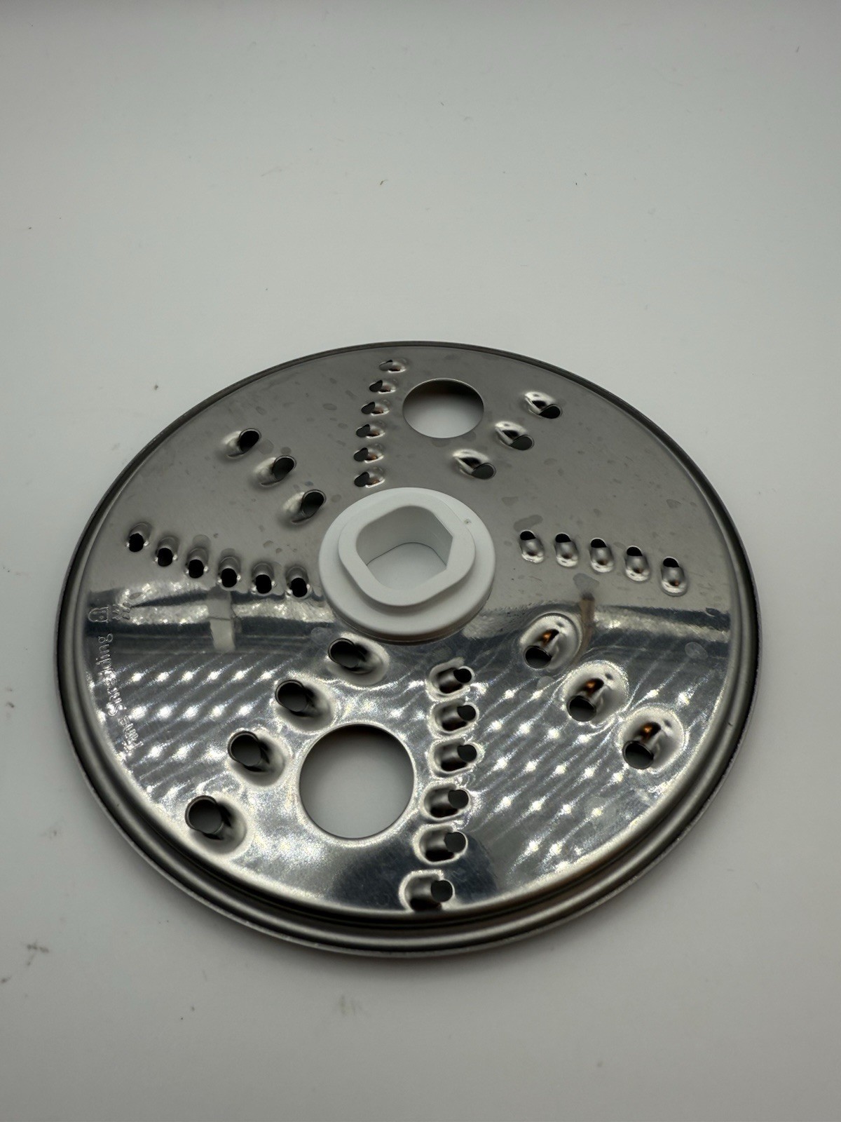 KitchenAid Food Processor 526840 Replacement: Reversible Shredding Disc Only.