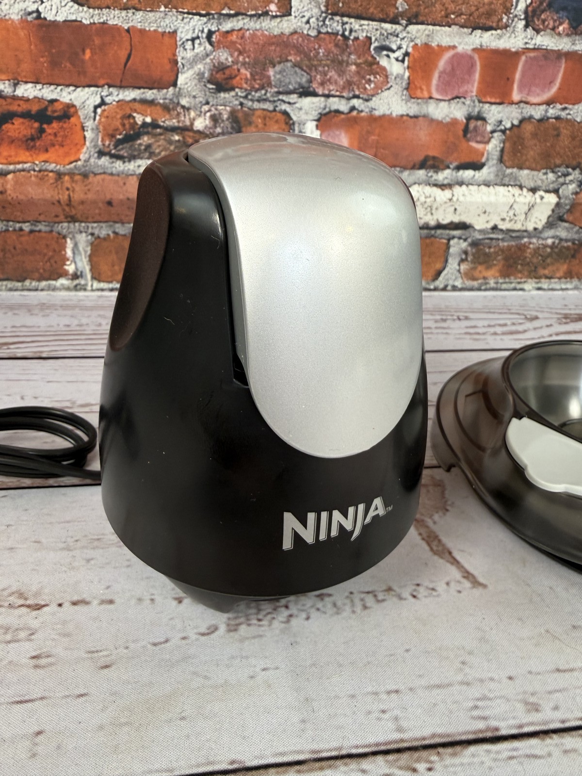 Ninja QB700QBK 30 Food Processor Power Pod Motor Base & Lid Black Silver 400W