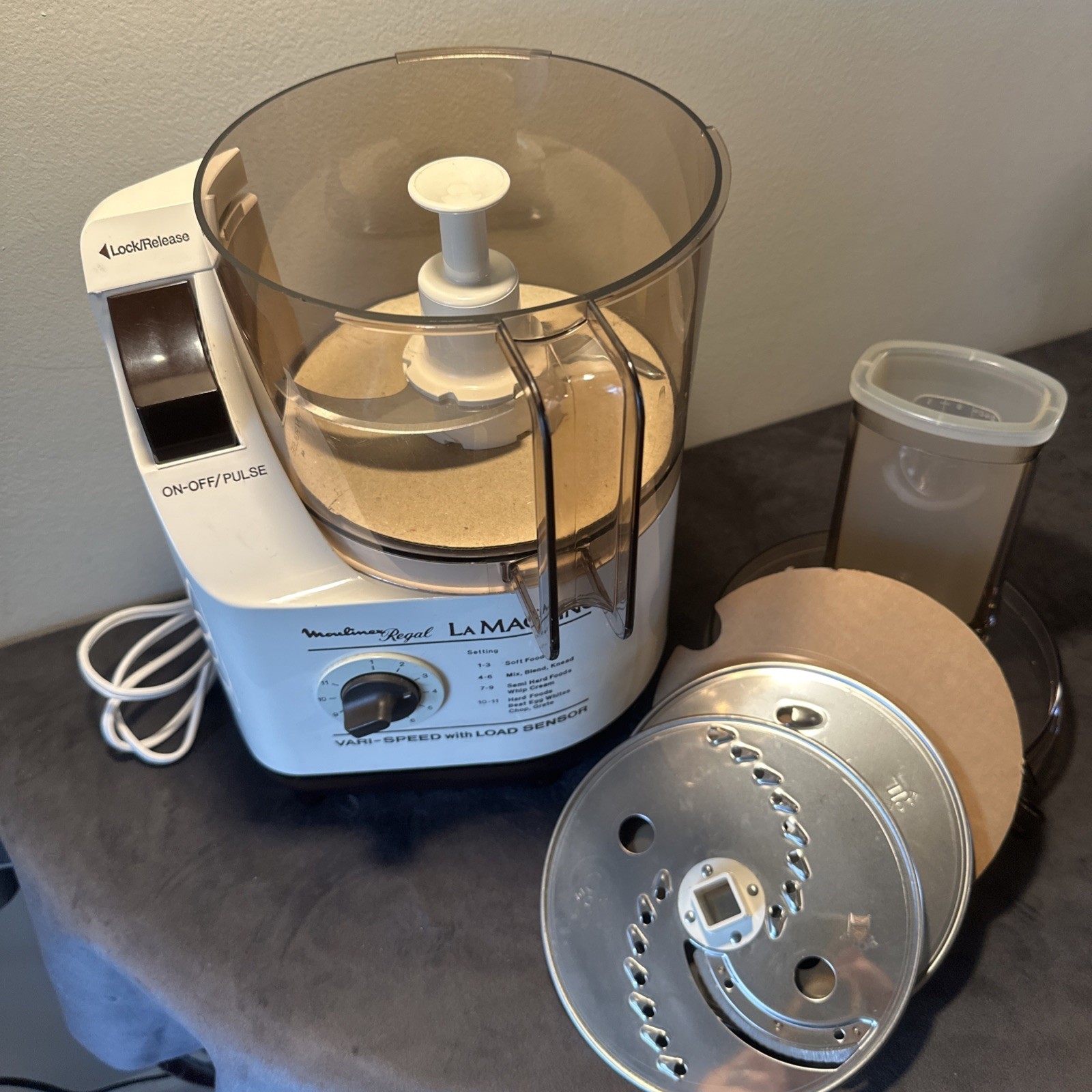 Moulinex Regal LaMachine Food Processor Model LM5 W/ 11 Settings. Works Great!