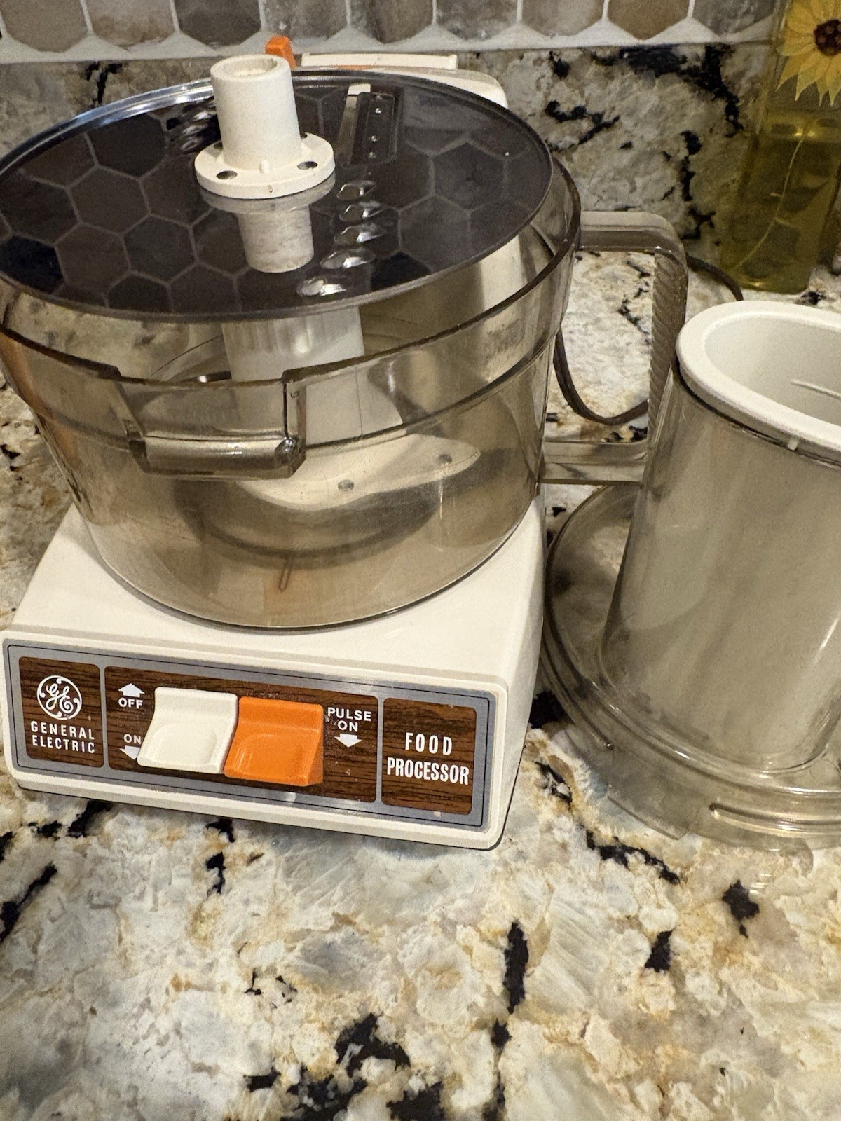 General Electric D1FP1B5 11-Cup 500W Food Processor, Pulse, S-Blade & Disc