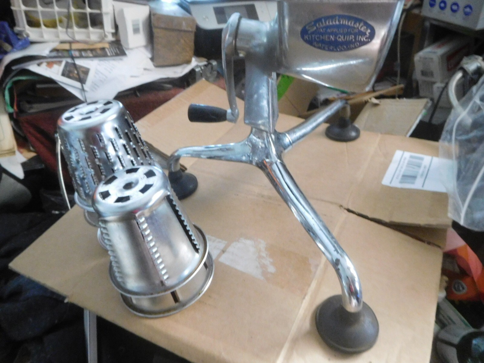 Vintage Saladmaster Food Processor/Shredder Hand Crank with 5 Cones USA