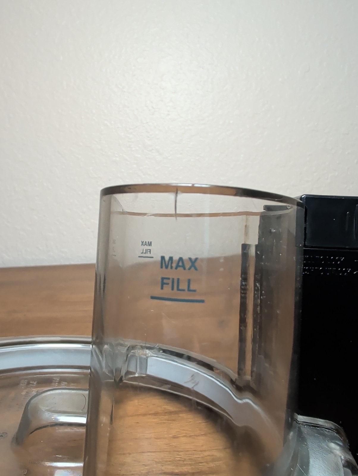 Cuisinart FP-16WBC Work Bowl Cover Replacement Part Food Processor /small cracks