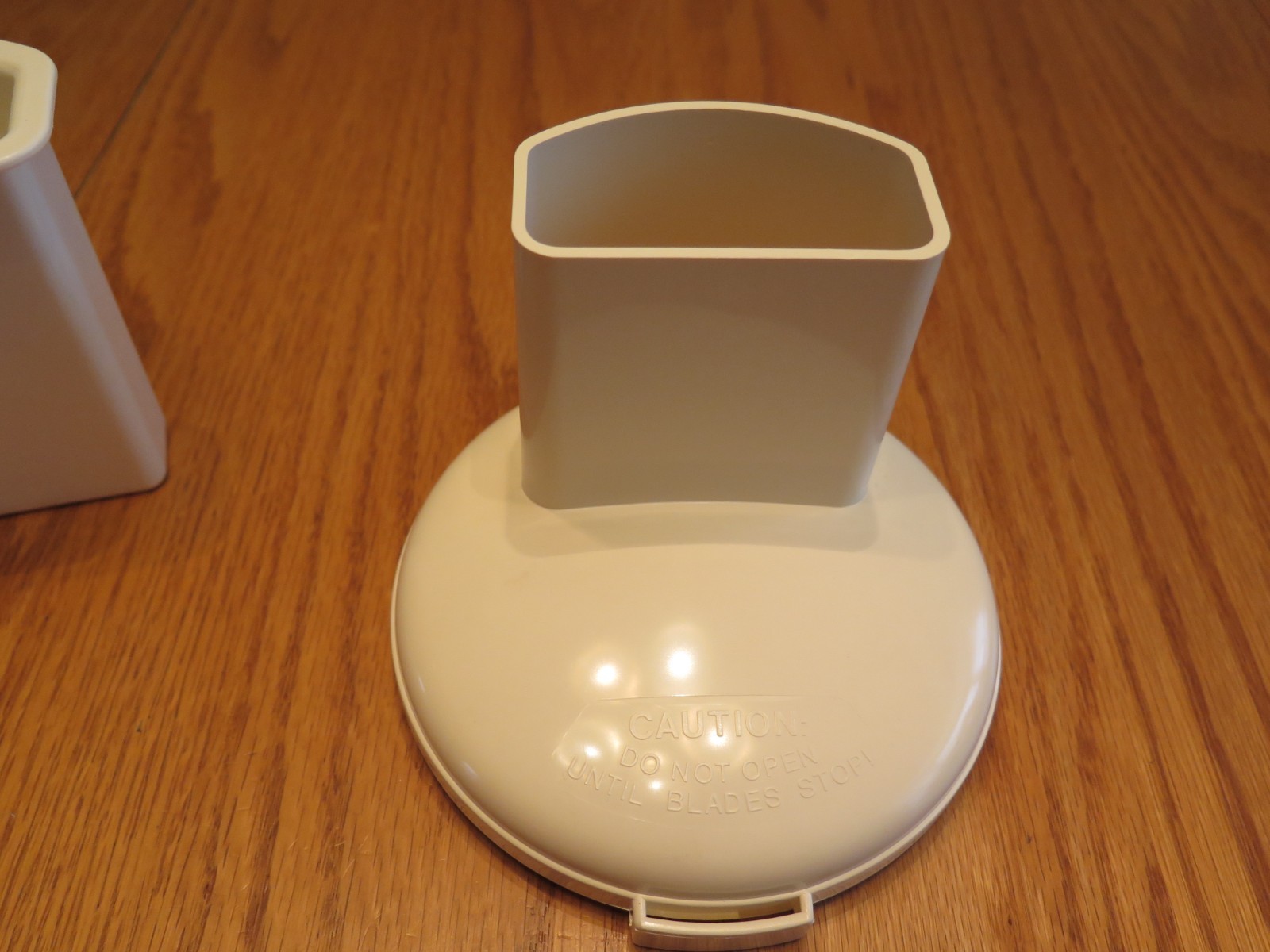 Sunbeam Model 14081 Oskar Food Processor Replacement Part CHUTE, LID, & PUSHER