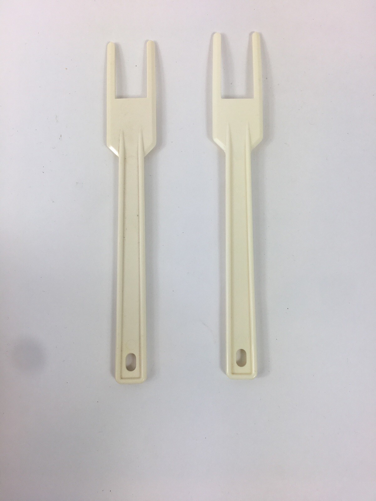 2 OEM White Cuisinart Food Processor Spatula / Blade Reamer from Japan