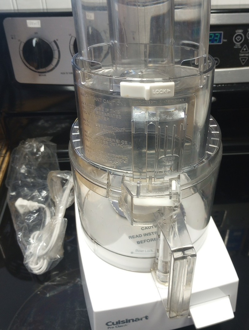 Cuisinart 7-Cup Pro Classic Food Processor, 600-Watt Motor, Vegetable Chopper