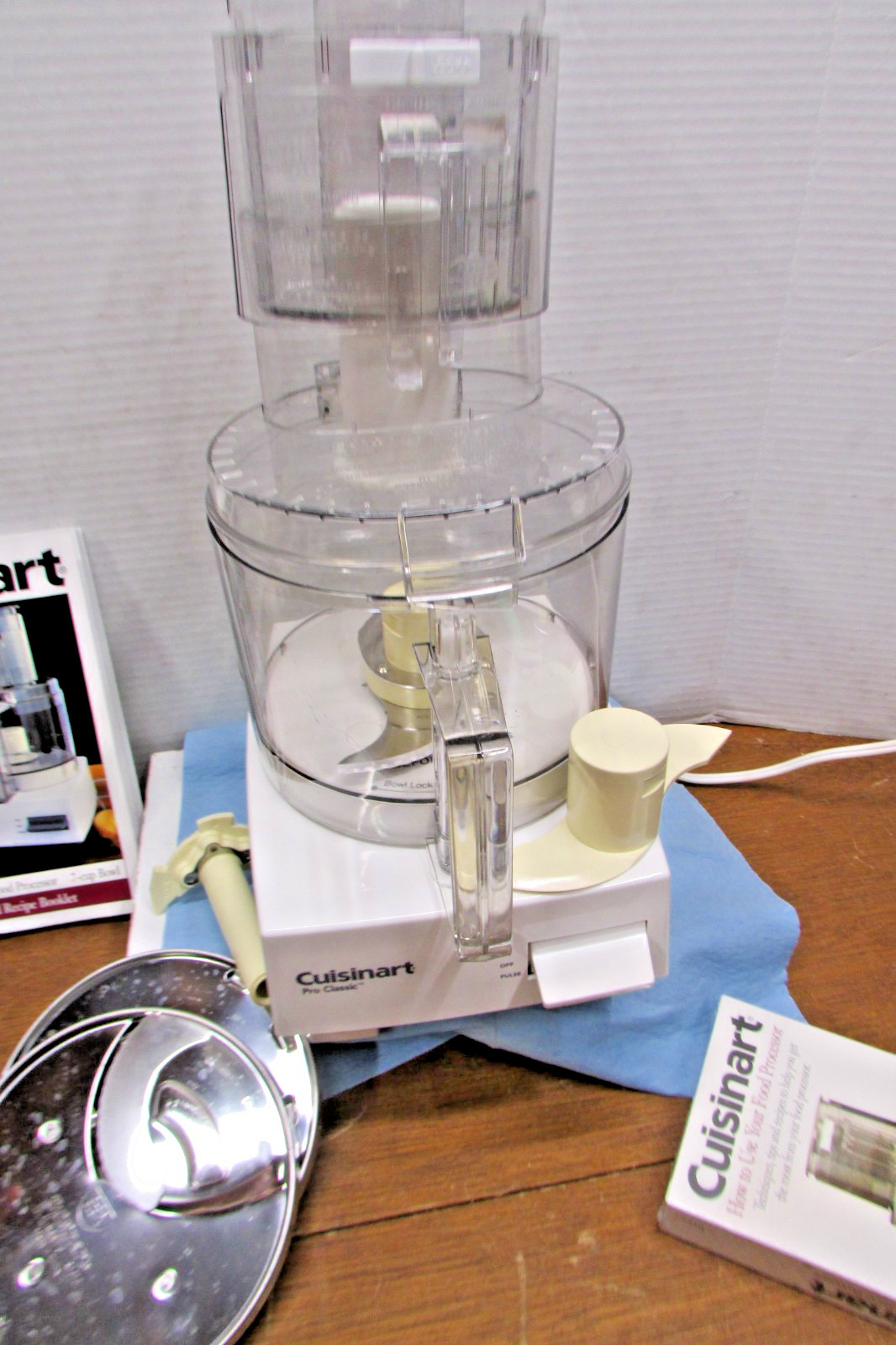 Cuisinart Pro Classic DLC-10S 7-Cup Food Processor W/ Attachments & User Manual