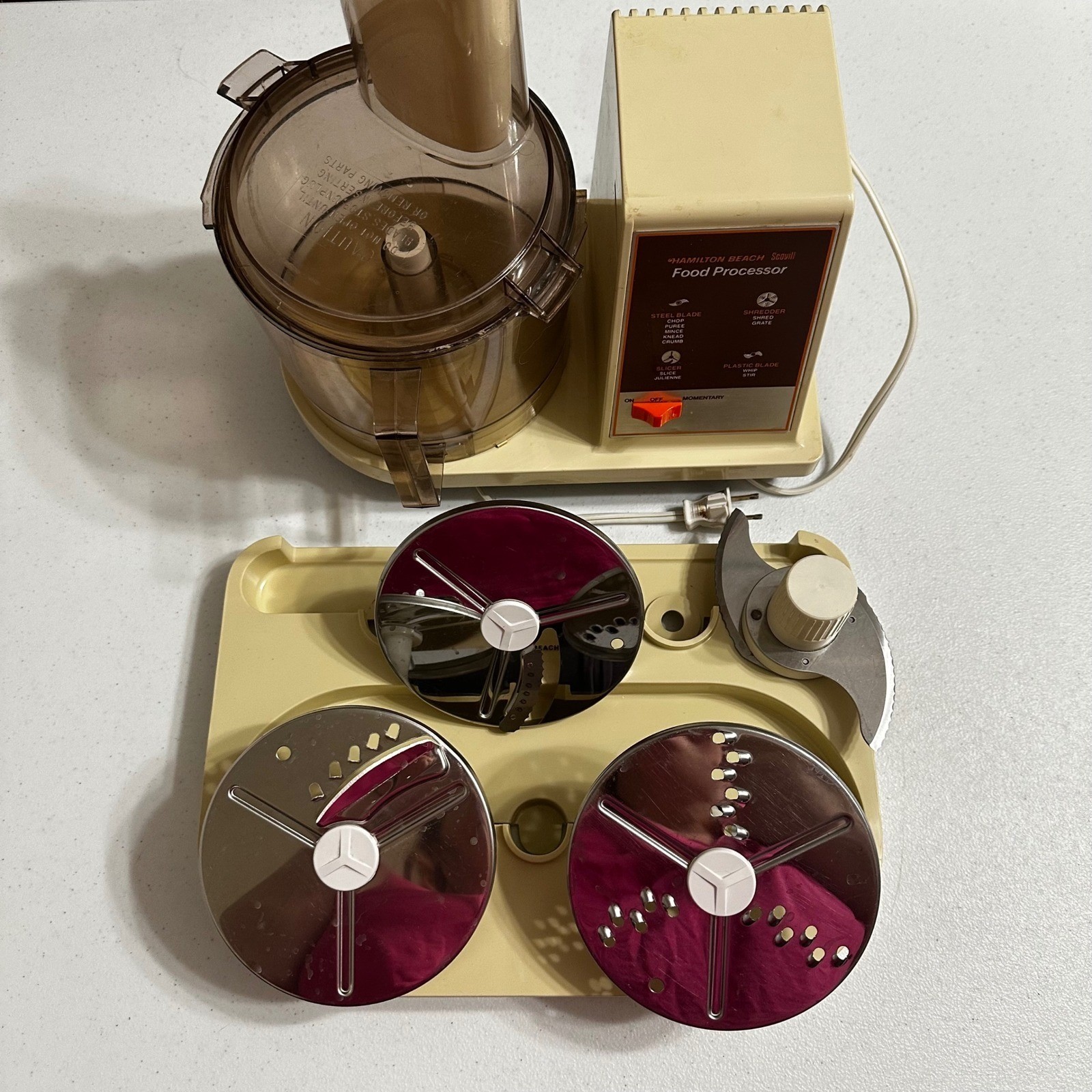 Hamilton Beach Scovill Food Processor Model 709-2 w/ Blade & Attachments Works