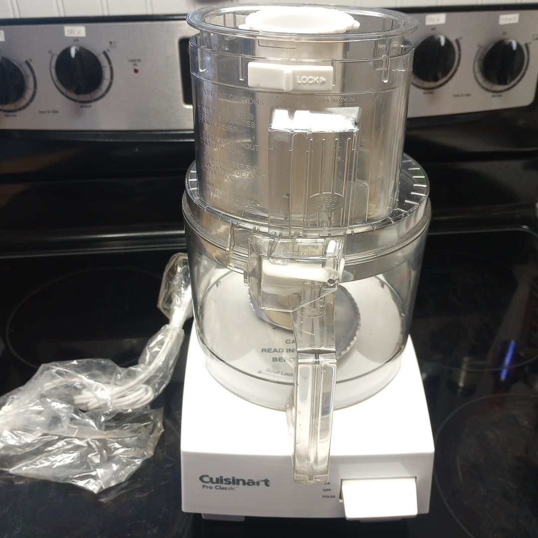 Cuisinart 7-Cup Pro Classic Food Processor, 600-Watt Motor, Vegetable Chopper