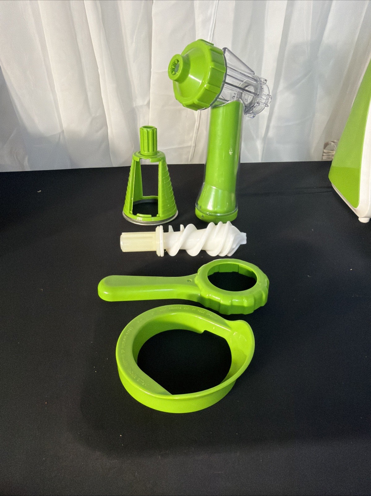 Black+Decker Lean Green Prep Machine SL1050 With Attachments
