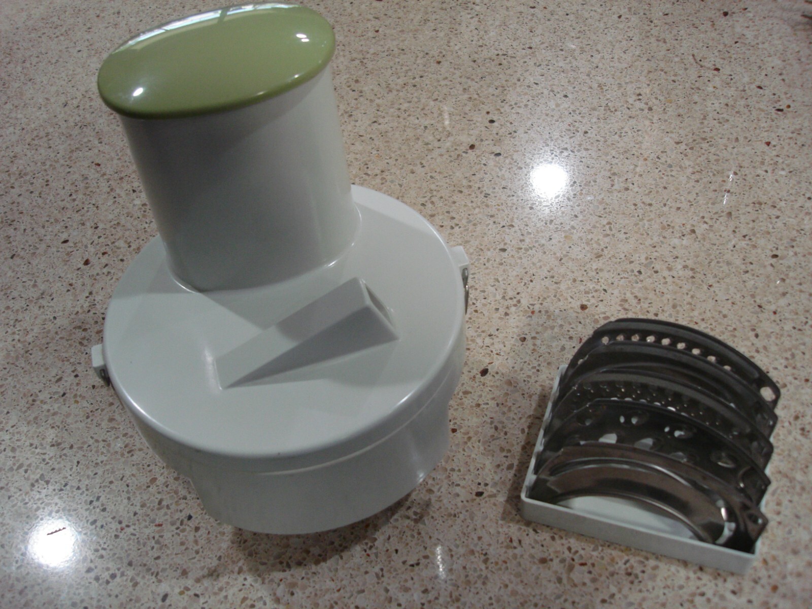 Braun KM32 Kitchen Machine Processor Shredder Head W/Blades Complete