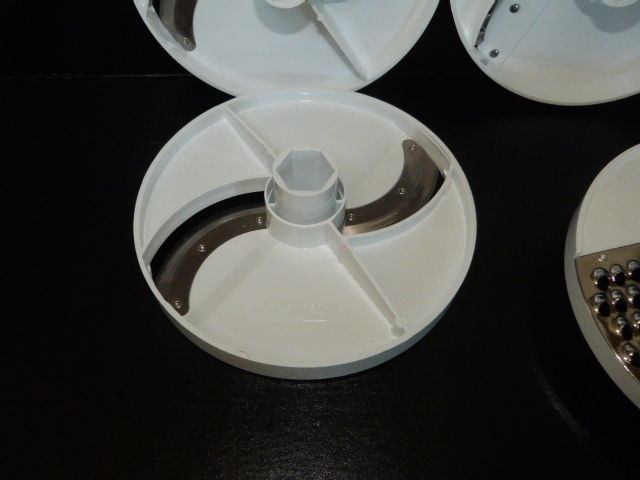 LOT OF 4 OSTER KITCHEN CENTER FOOD PROCESSOR CUTTING GRATER DISCS BLADES SLICERS