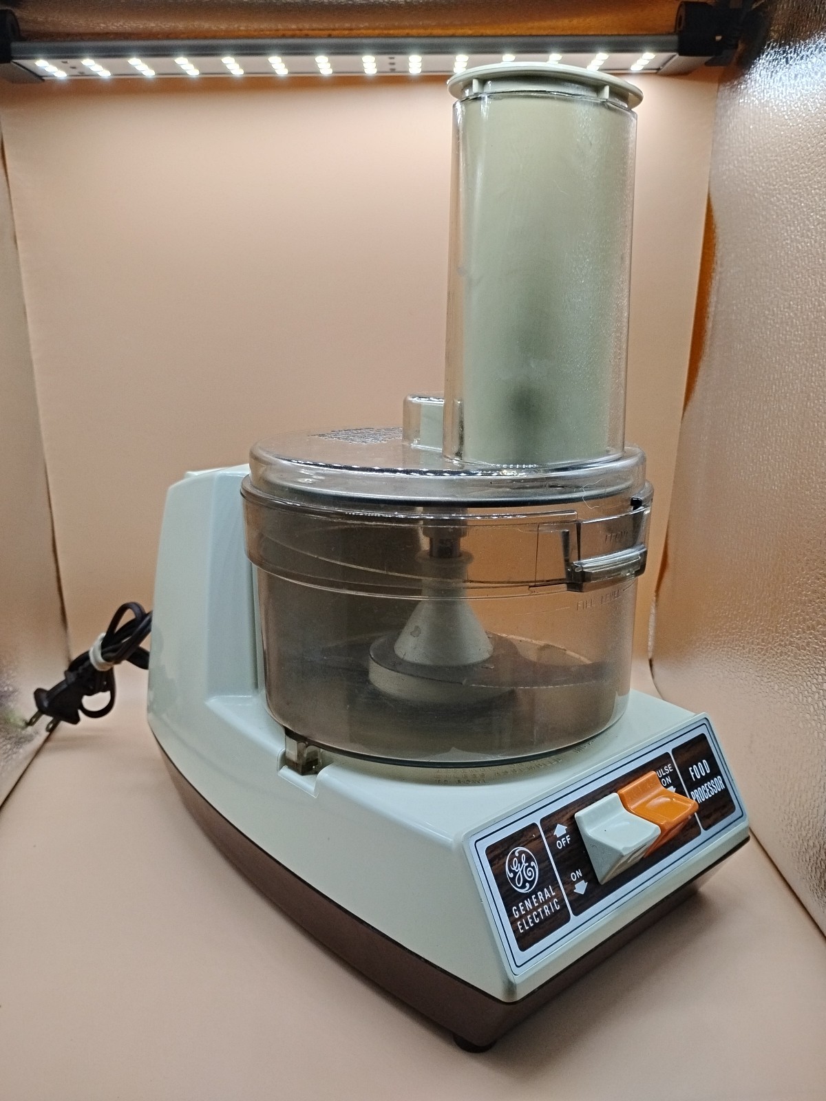 GE D2FP1 4200Food Processor 5-Cup Base w/ Bowl, Lid, Chopping & Shredding Blades