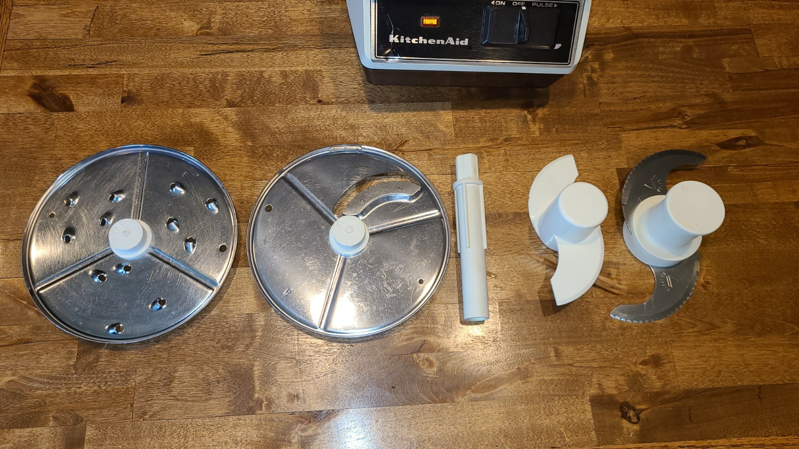 Vintage KitchenAid KFP700 Food Processor Hobart Works Sold AS-IS See description
