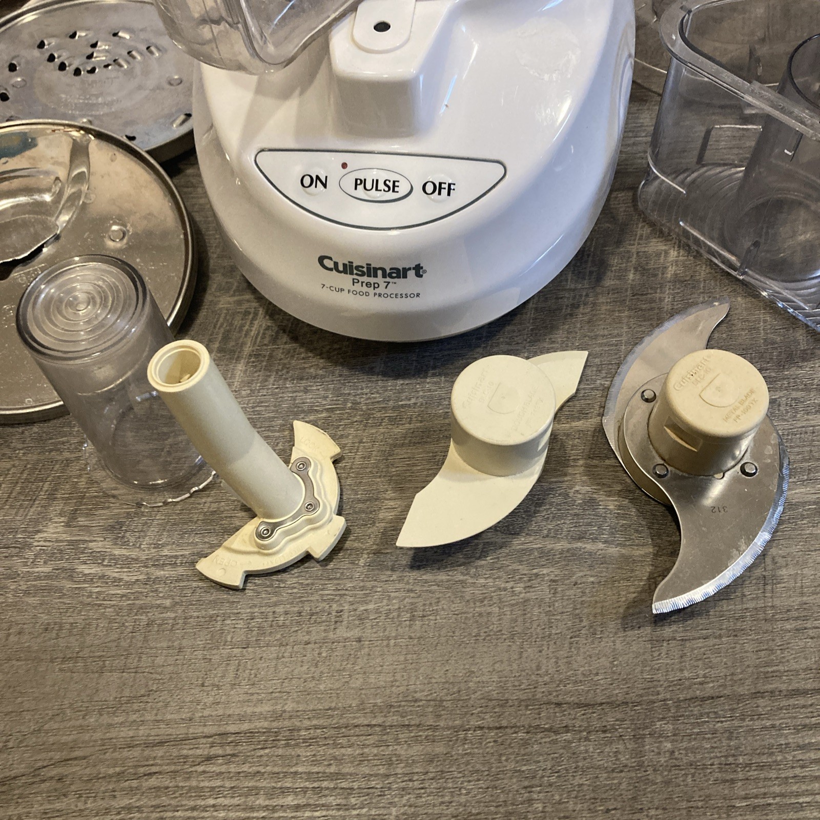 Cuisinart DLC-2007N Prep 7 Premier Series 7-Cup Food Processor Accessories Slice
