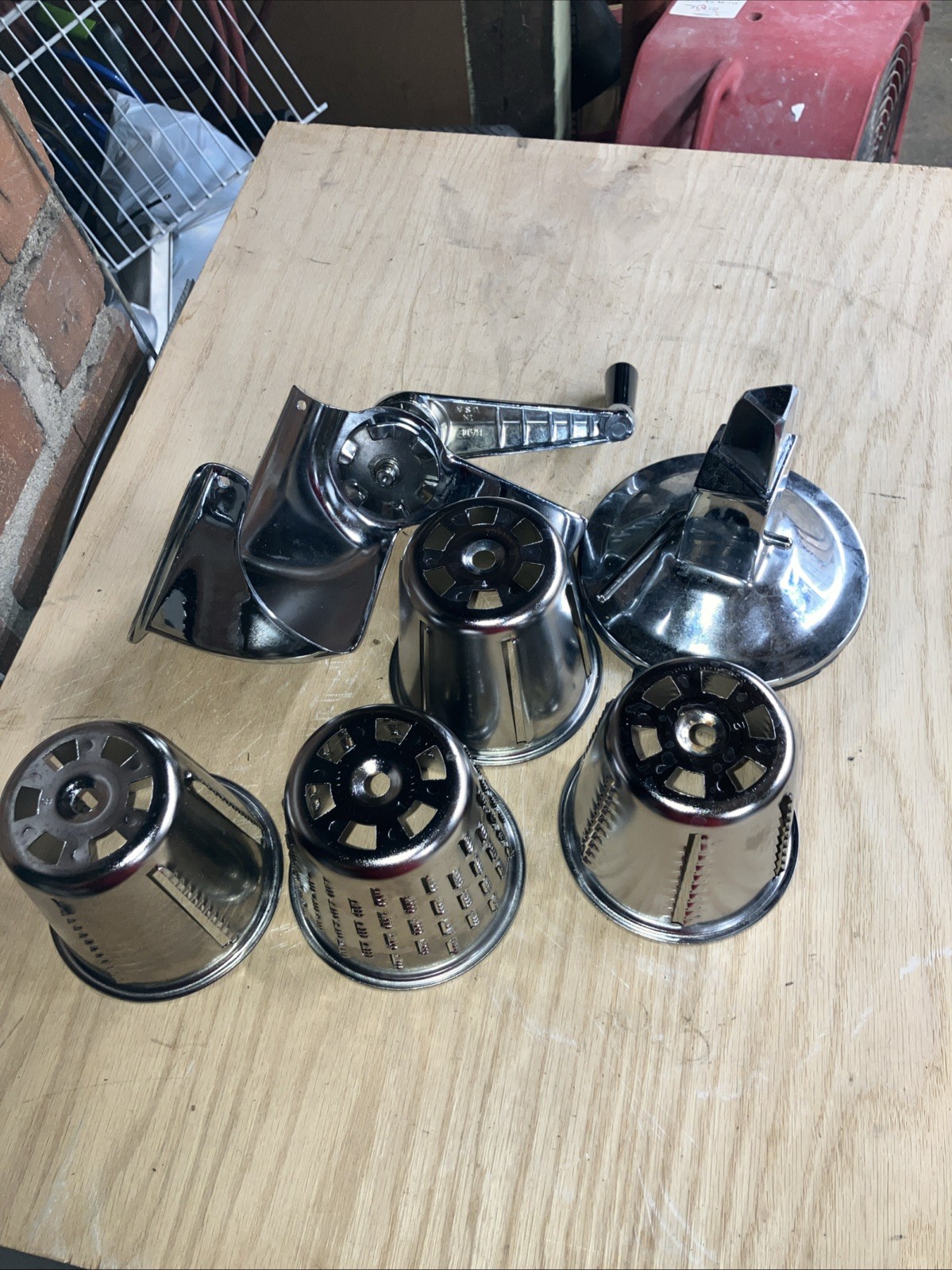 VINTAGE SALAD-MASTER Food Chopper Shredder Slicer Complete With 4 Cones EUC