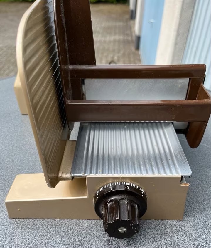 GRAEF FA176T Metal Universal Slicing Machine, Gold Color