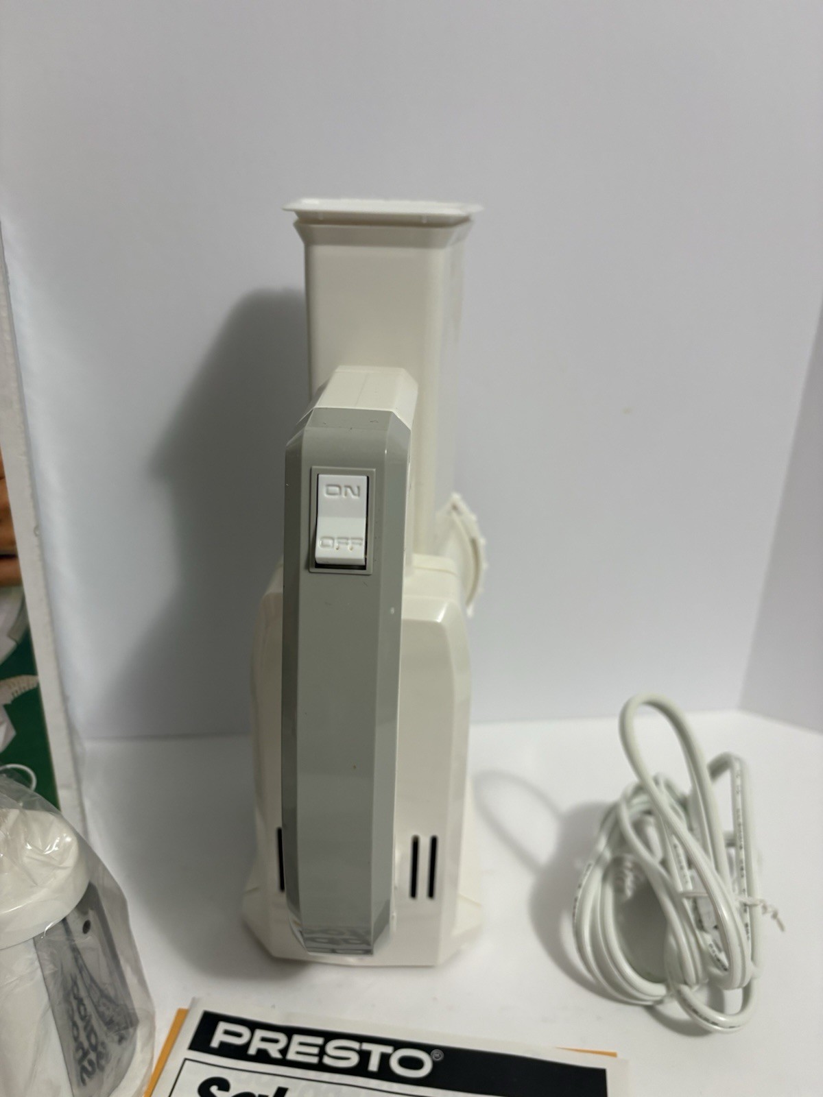 Presto Salad Shooter 02910 Electric Slicer Shredder w/box. Tested & Works