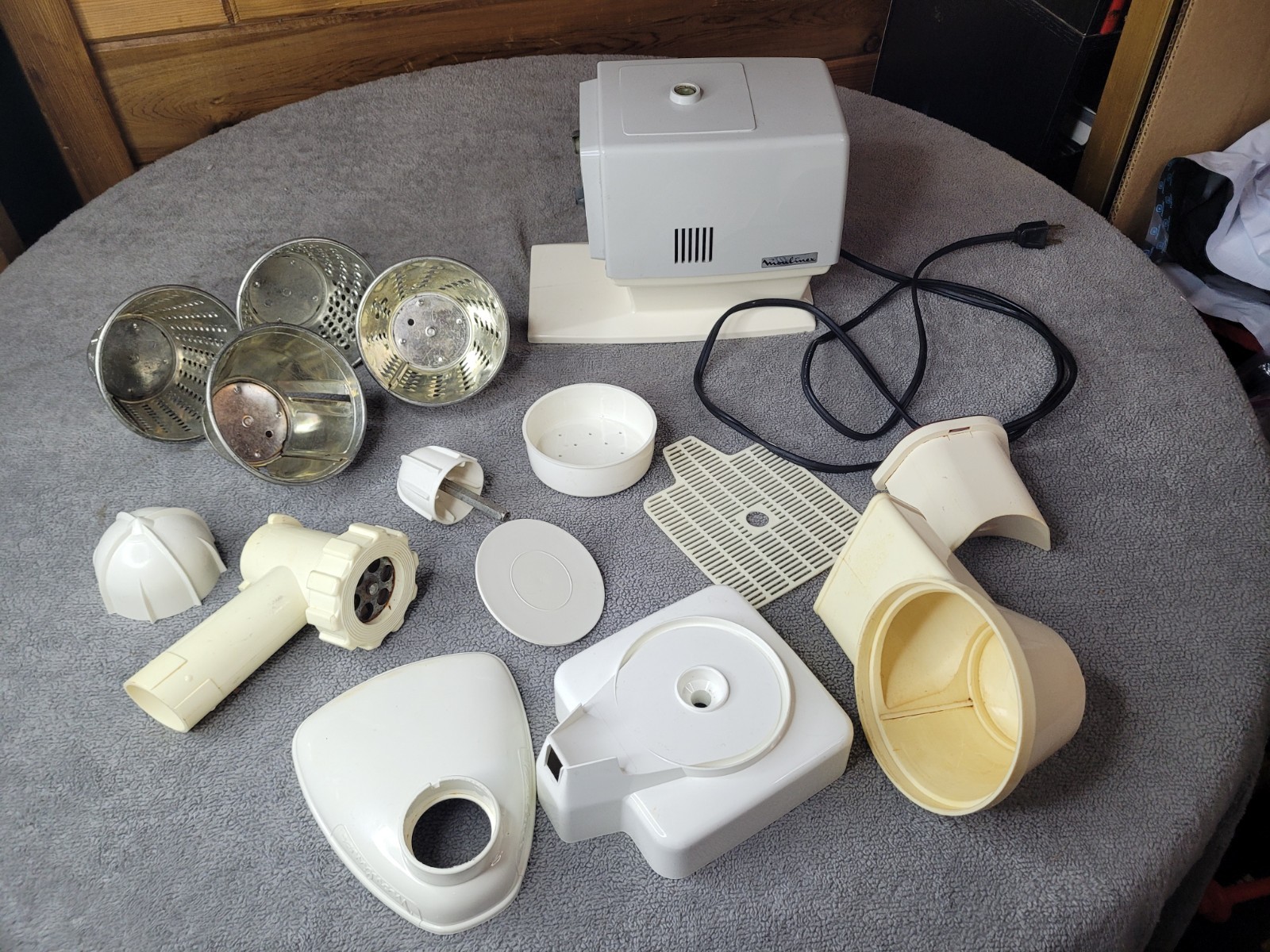 Moulinex RC1DV Kitchen Works Food Processor Multi Purpose w/ Attachments Works