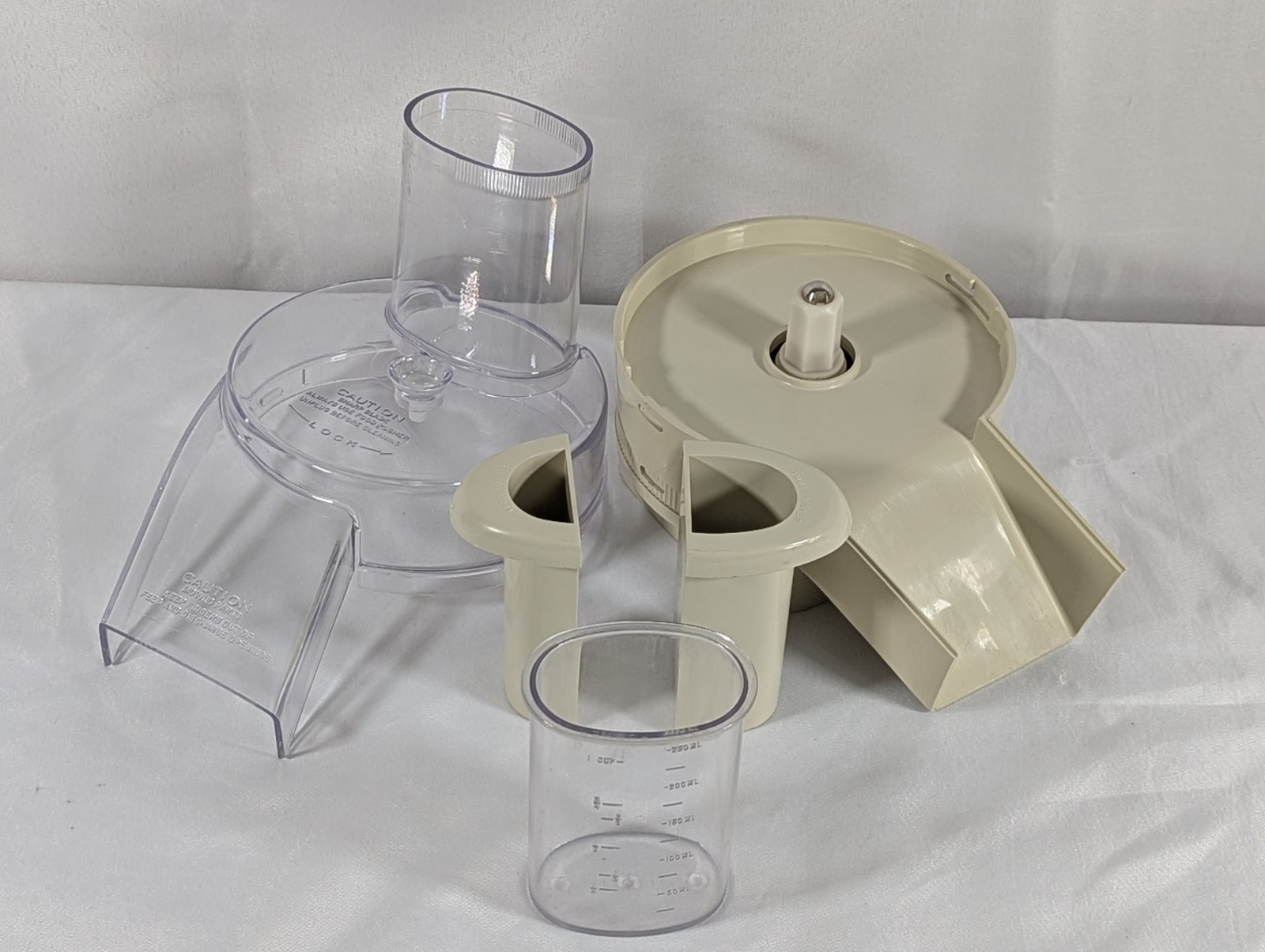 VTG Oster Regency Kitchen Center Food Processor Salad Shooter Top & Accessories