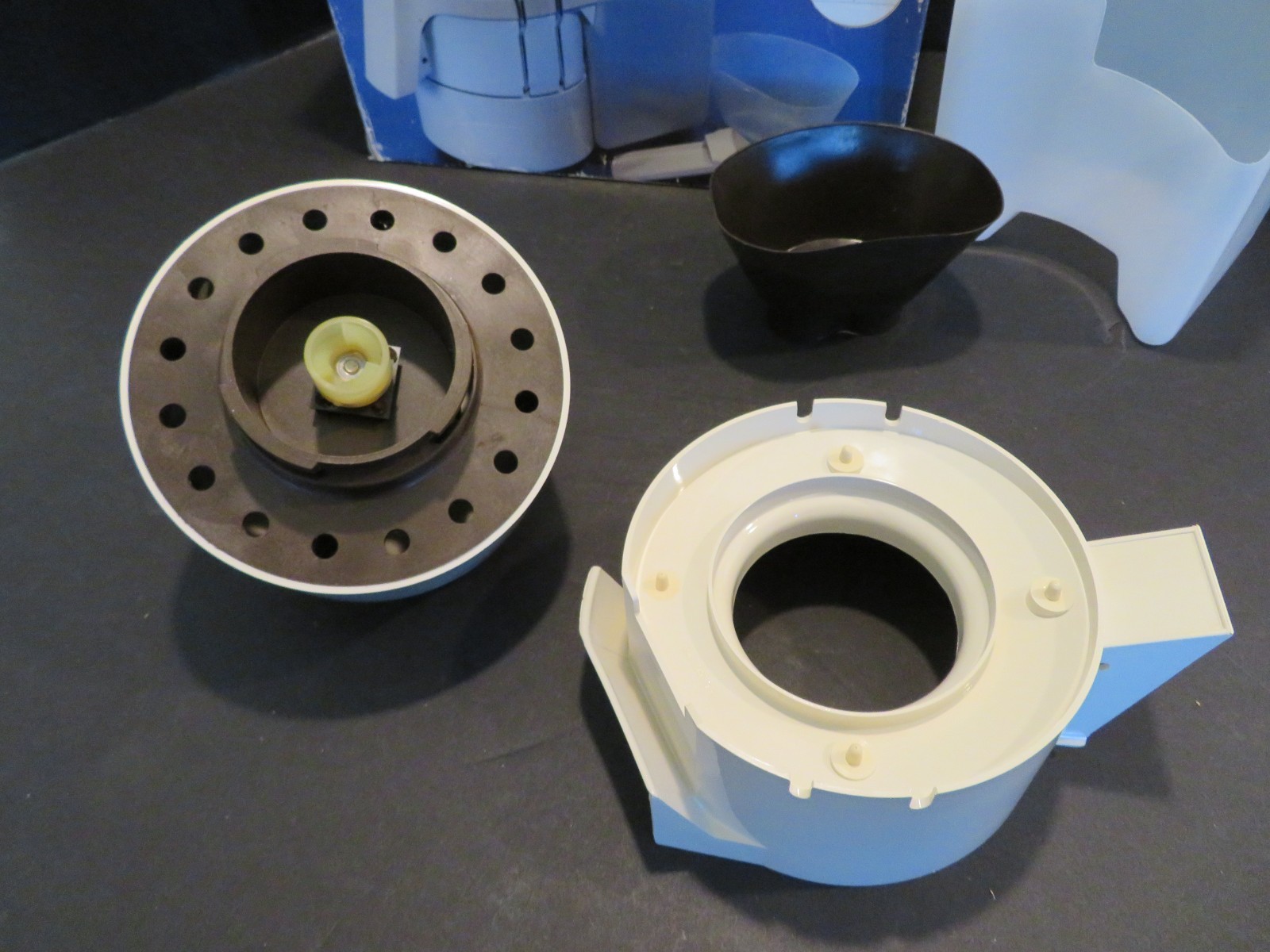 Bosch Centrifugal Juice Extractor Attachment for UM3 Universal Mixer