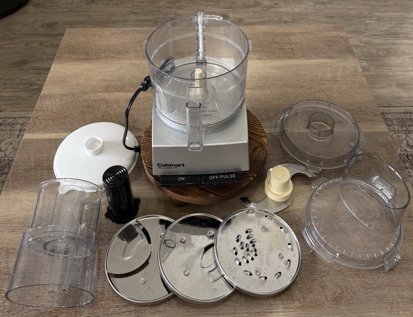 Cuisinart Pro Custom 11″ Food Processor ~ With Accessories ~ Blades And Chopper