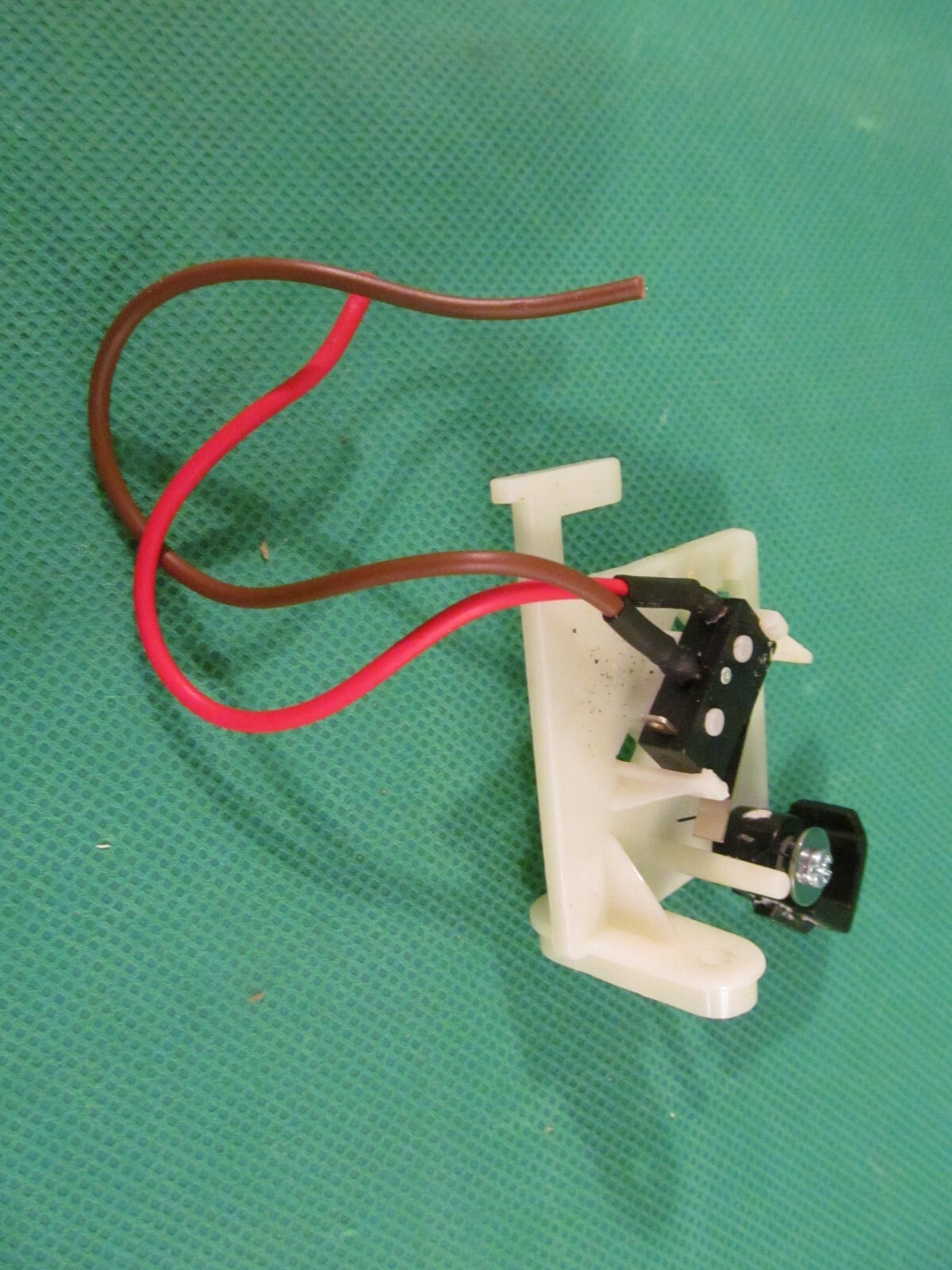 Hamilton Beach Food Processor 70725A ~ Parts ~ Safety Switch / Cutoff Switch