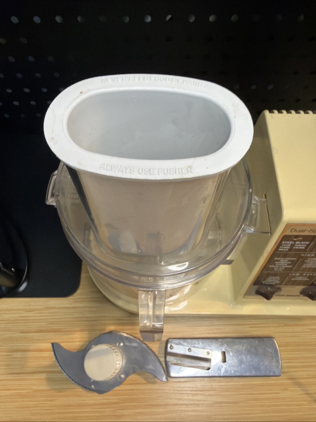 VINTAGE Hamilton Beach Scovill Electric Food Processor Model 702 -4 Almond USA *
