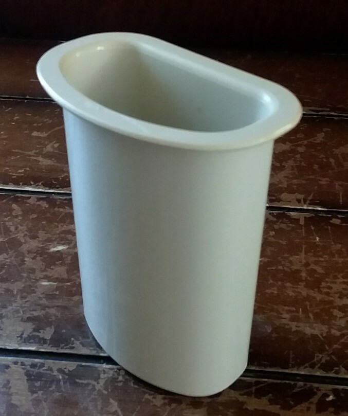 Vintage Westbend 6500-1 High Performance Food Processor Replacement Part-Pusher
