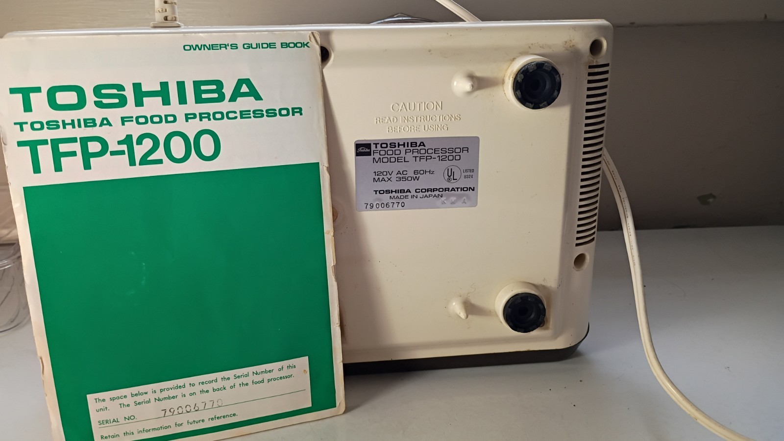 Food Processor Toshiba Model TFP-1200 Slicer w/Blade, Shredder & Slicer Discs