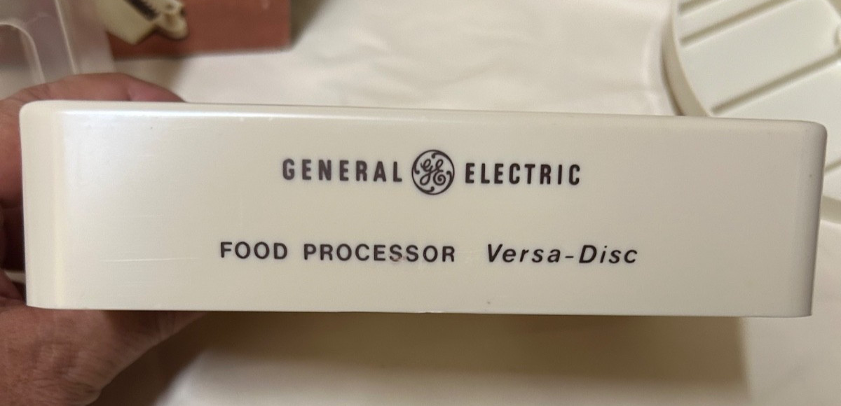 Vintage – GE AD1 General Electric Versa-Disc Food Processor Accessory Kit