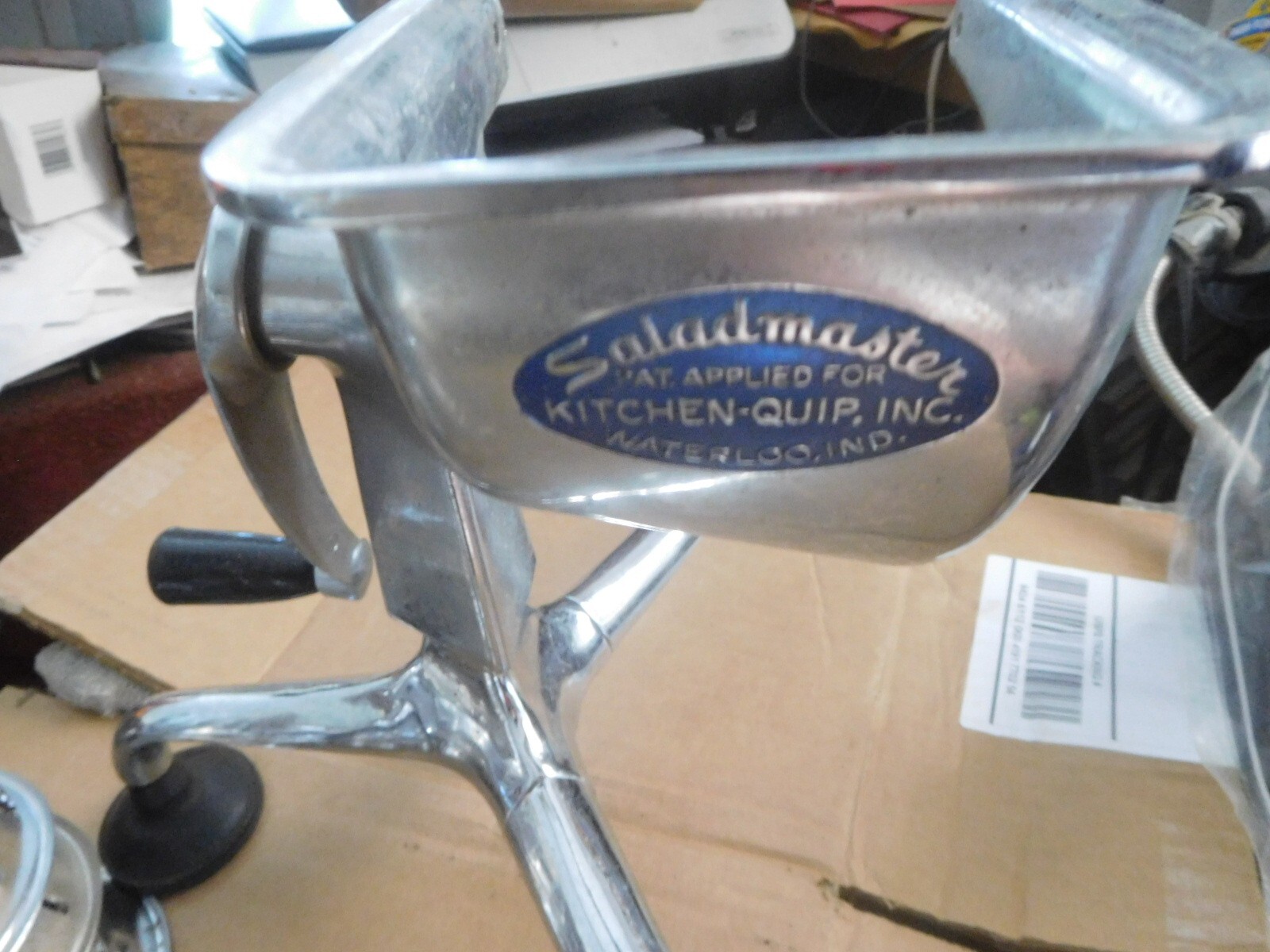 Vintage Saladmaster Food Processor/Shredder Hand Crank with 5 Cones USA
