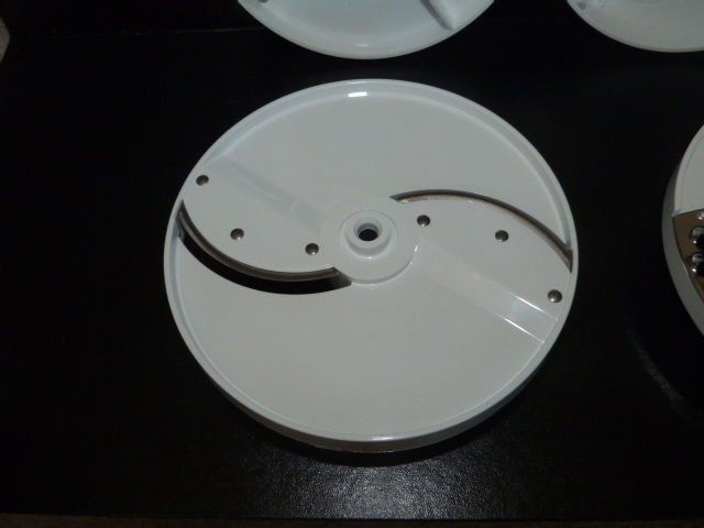 LOT OF 4 OSTER KITCHEN CENTER FOOD PROCESSOR CUTTING GRATER DISCS BLADES SLICERS