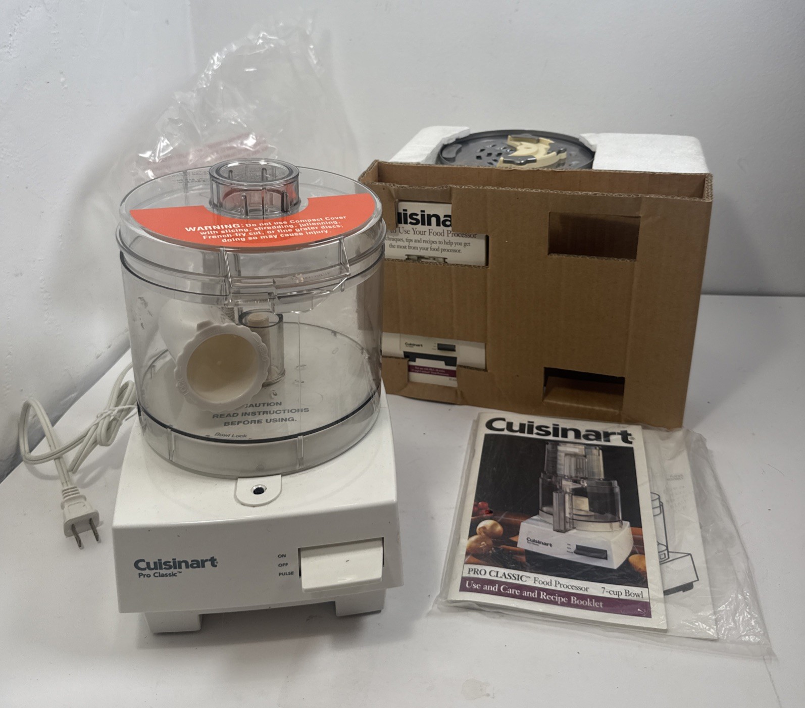 Cuisinart 7-Cup Pro Classic Food Processor 600-Watt Motor DLC-10 + Accs WORKS!