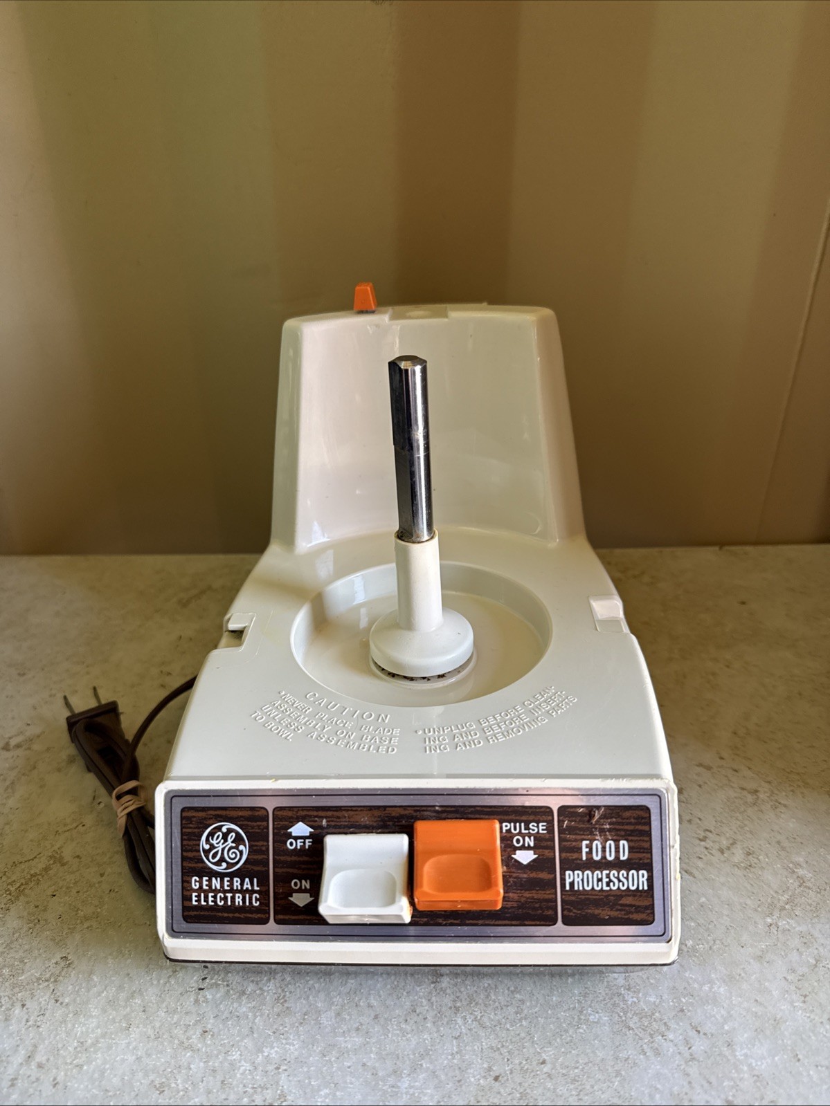 GE General Electric Food Processor Replacement Part Motor Base D1FP1B Works