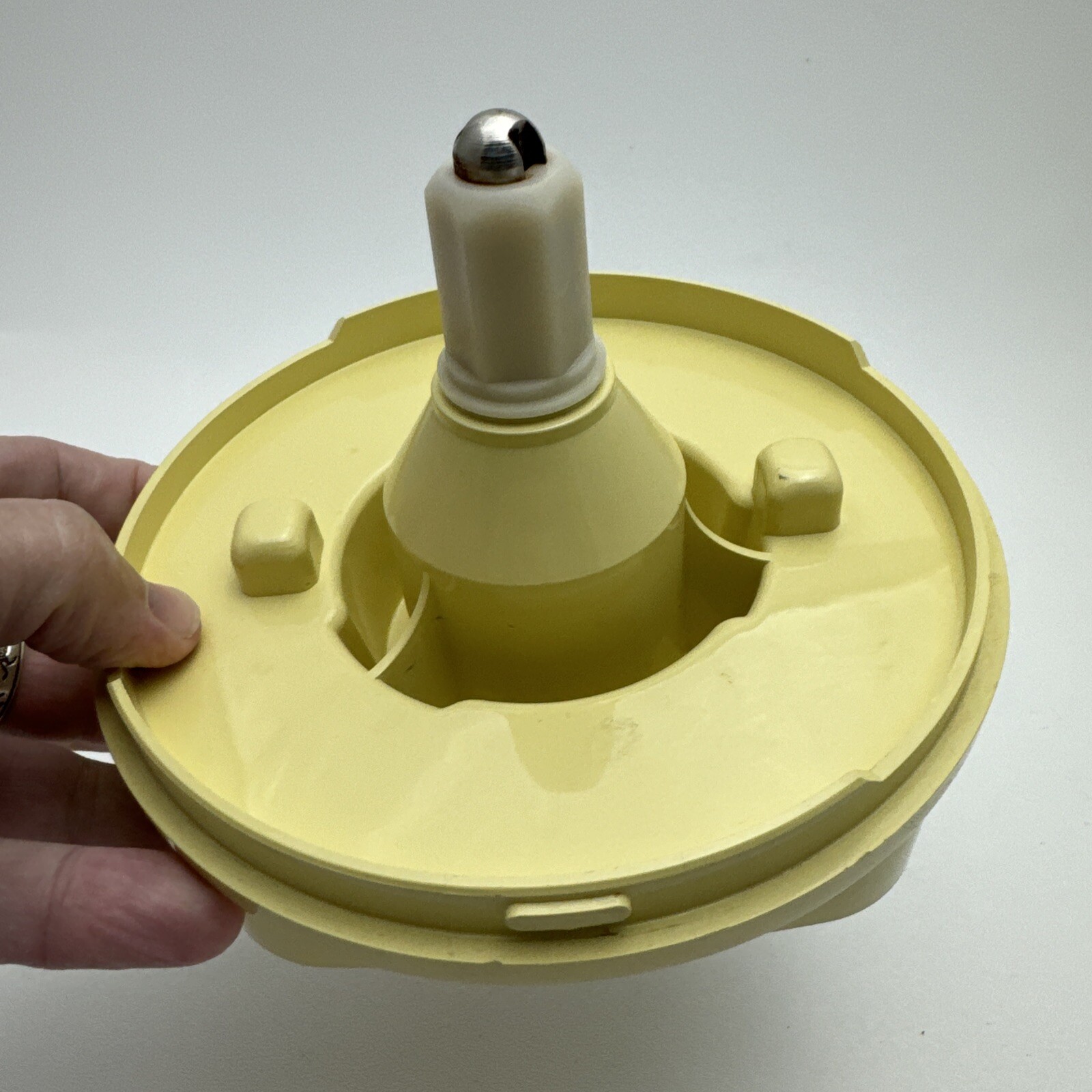 Oster Regency Kitchen Food Processor Adapter Base Part Piece Almond 957-14A