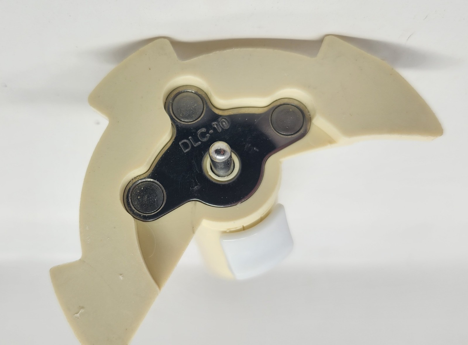Cuisinart Pro Classic Food Pro DLC-10S TX China Part, Disc Stem Post DLC-139ATX