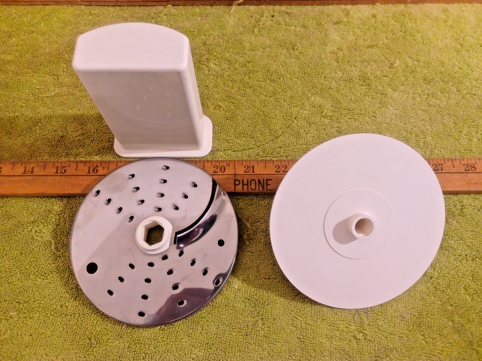 Sunbeam Oskar 14081 Food Processor Replacement Parts Salad Attachment Chute
