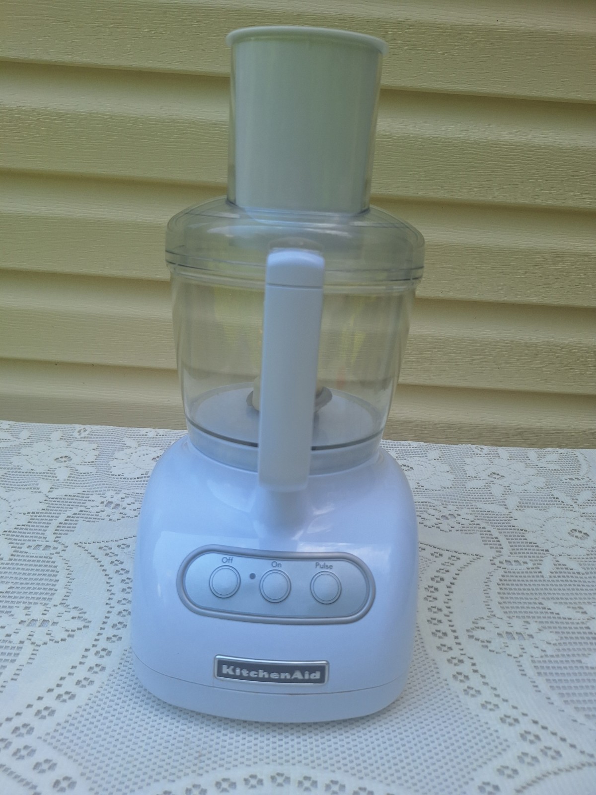 KitchenAid 7‑cup food processor, model KFP715WH2, in white.